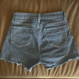 🦋Blue/white pinstripe shorts